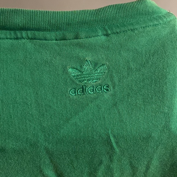 Adidas Originals embroidered logo T shirt ⭐️LIMITED TIME - Picture 5 of 7